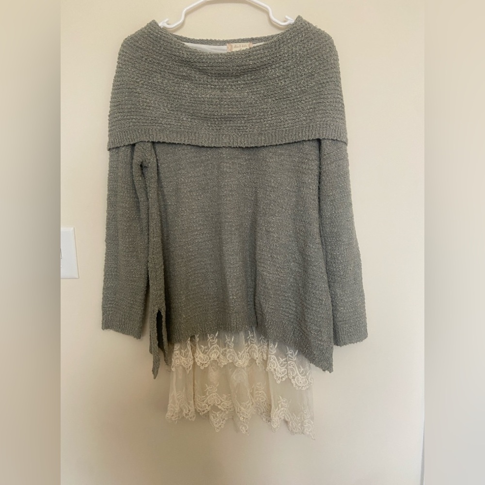 Altar’d State Off The Shoulder Gray Knit Sweater w/ Lace Hem – Size M
